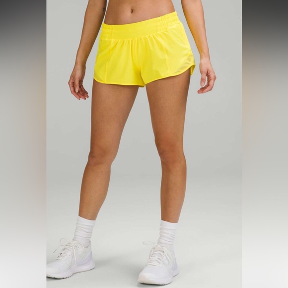 NWT!🍋🍋Lululemon Hotty Hot Low Rise Short 2.5🍋🍋. Size 8. Color Sonic Yellow.